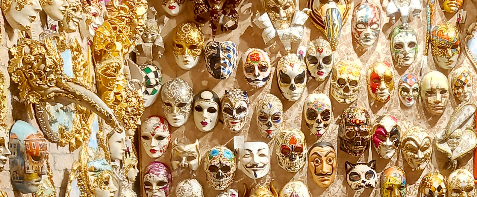 An unusual tour of Venice: the hidden face behind the mask