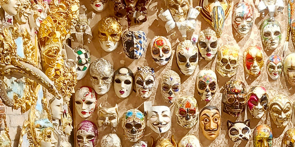 An unusual tour of Venice: the hidden face behind the mask